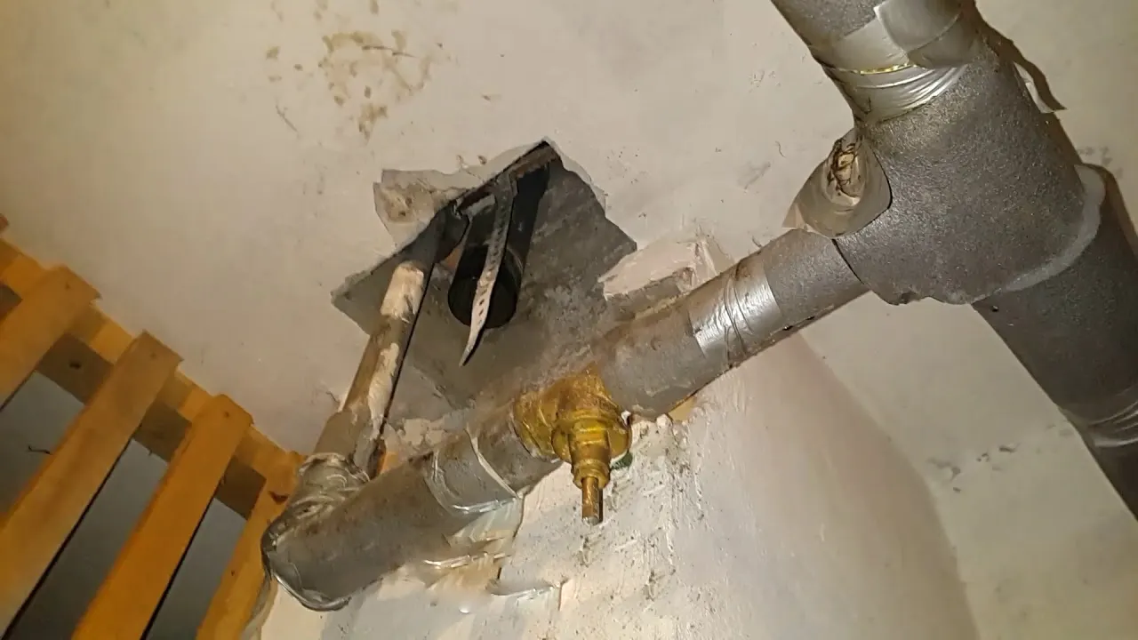 Zašto se cevi zapušavaju u starim zgradama Beograda?